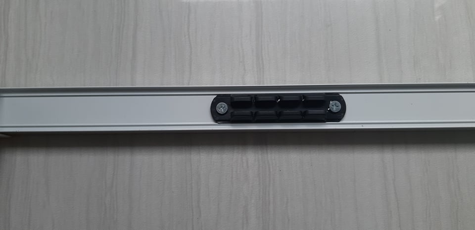 thanh đứng ngoài